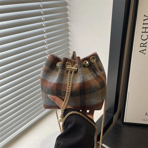 Women Vintage Plaid Woolen Bucket Bag Drawstring Artificial Pearl Decor Gold Chain Strap Crossbody Shoulder Handbag