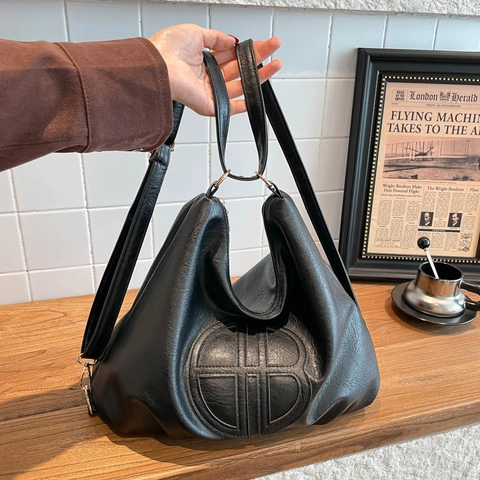 Large Capacity PU Leather Hobo Bag For Women Vintage Embossed Logo Shoulder Crossbody Bag Versatile Daily Commuter