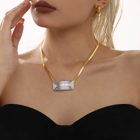 Collar de Cadena de Serpiente de Dos Tonos de Acero Inoxidable Colgante Redondo Rectangular Chapado en Oro de 18K PVD Joyería