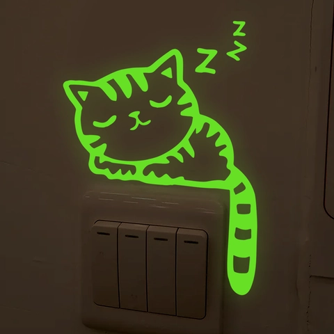 Autocollant Interrupteur Lumineux Brille Dans Le Noir PVC Chat Qui Dort Dessin Animé Animal Décoration Murale Auto Adhésif