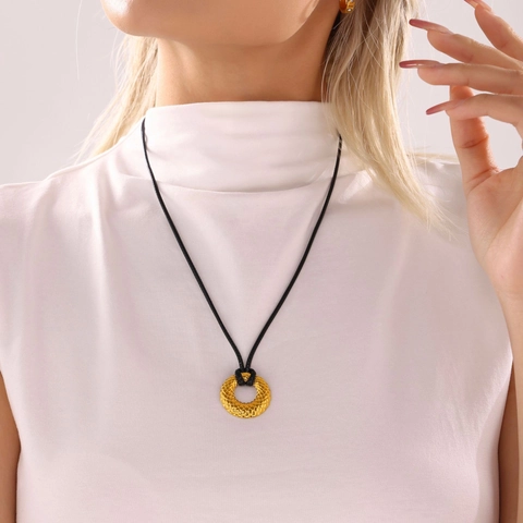 Collar Minimalista de Acero Inoxidable con Colgante Redondo Acolchado Con Cordón Ajustable de Cuero Negro Cadena Larga para Suéter Mujer Joyería de Moda