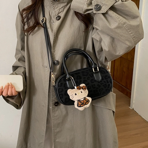 Borsa Boston Retrò Con Stampa Leopardata In Pelle PU Borsa A Tracolla A Cuscino Di Moda Con Ciondolo In Peluche