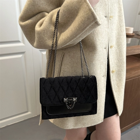 Borsa A Tracolla In Velluto Trapuntato Griglia Diamante Tracolla A Catena In Metallo Fibbia Di Chiusura Piccola Borsa Quadrata Retro