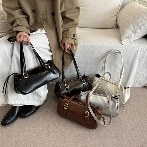 Luxury Women's Vintage PU Leather Underarm Bag Minimalist Square Shoulder Bag With Gold Buckle Metal Detail For Daily Work