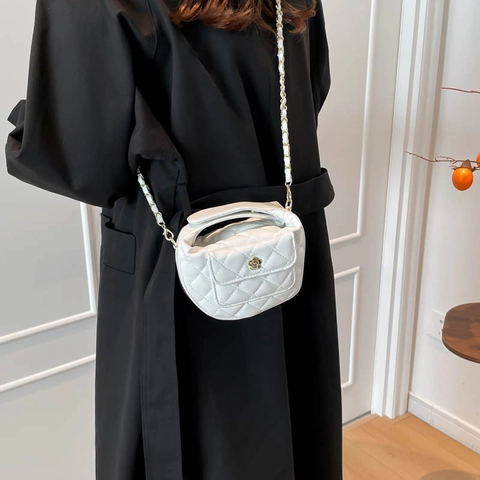 Quilted Crossbody Bag Mini Handbag PU Leather Flower Buckle Chain Strap French Style Women Elegant