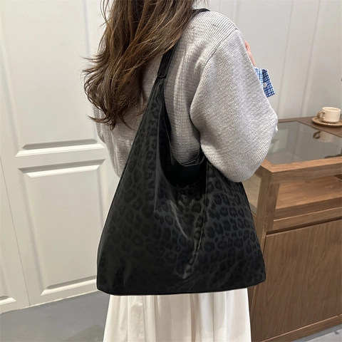 Leopard Print Tote Bag Large Capacity PU Leather Hobo Shoulder Bag Minimalist Commute Shopping Women Vintage Style