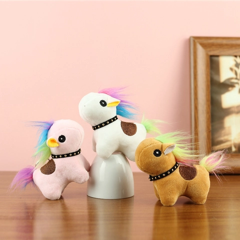 Simpatico Portachiavi a Forma di Mini Pony Unicorno in Peluche Con Criniera Arcobaleno Collare Borchiato Colorato Animale di Peluche Ciondolo Borsa Decorazione per Bambine Regalo
