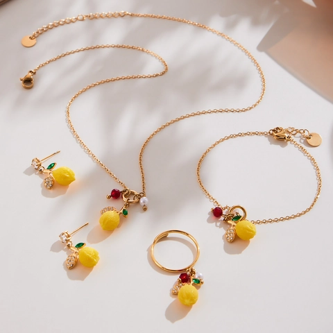 Collection de Bijoux Pendentif Citron en Acier Inoxydable pour Femme Citron Jaune Résine Feuille Zirconia Perle Artificielle Collier Bracelet Boucles d'Oreilles Bague Réglable Bijoux Fruits