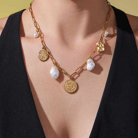 Set Gioielli Vintage Künstliche Perle Barocche Donna Acciaio Inossidabile Placcato Oro Collana Bracciale Pendente Moneta Elizabeth