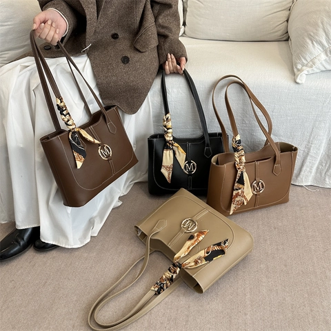 Borsa Tote Da Donna Pelle PU Grande Capacità Borsa A Spalla Con Sciarpa Decorativa Cuciture A Contrasto Casuale