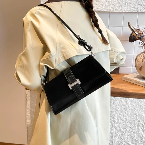 Borsa a Spalla Donna in Pelle PU e Scamosciata Con Fibbia in Metallo Tracolla Annodata Borsa Sottoascellare Quadrata Minimalista