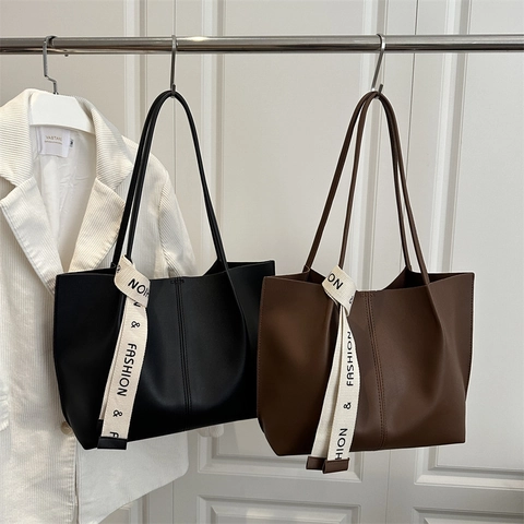 Große Kapazität PU Leder Tote Bag Und Passende Tasche Schulterhandtasche Mode Briefband Minimalistischer Urbaner Stil