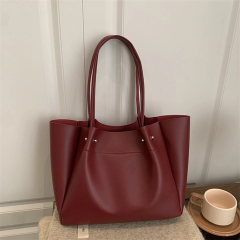 Large Capacity PU Leather Tote Bag For Women Vintage Solid Color Commuting Shoulder Bag With Silver Rivet Decoration
