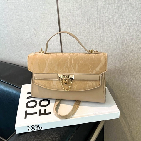 Fashion Textured PU Leather Shoulder Bag For Women Gold Metal Chain Buckle Crossbody Bag Urban Minimalist Flap Square Bag