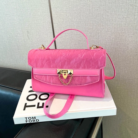 Fashion Textured PU Leather Shoulder Bag For Women Gold Metal Chain Buckle Crossbody Bag Urban Minimalist Flap Square Bag
