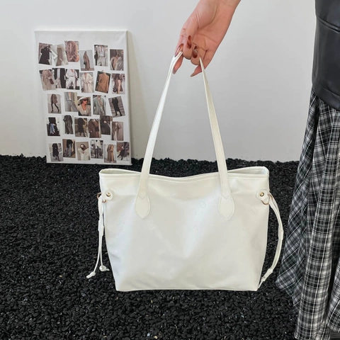 Women Large PU Leather Tote Bag Embossed Cartoon Pattern Zipper Shoulder Bag Fashion Casual Commute Handbag