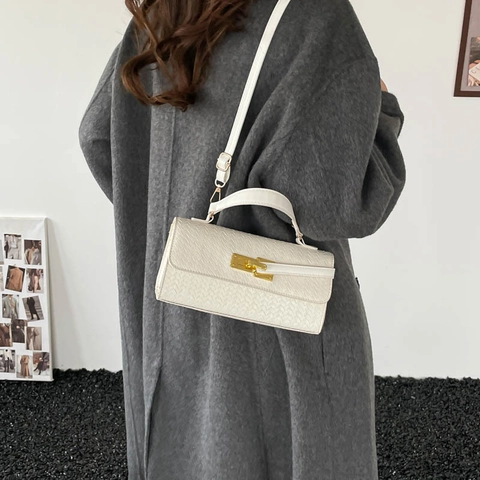 Damen Gewebte PU Leder Handtasche Mode Quadratische Umhängetasche Mit Metallverschluss Und Verstellbarem Riemen Chic Alltag Tasche