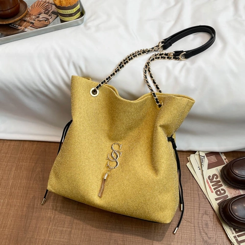 Women Large Capacity Glitter Sequin Tote Bag Fashion Chain Shoulder Bag With Metal S-Logo Tassels Commuting Crossbody Bag