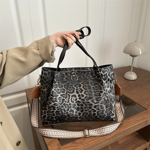 Borsa Tote alla Moda con Stampa Leopardata Grande Capacità in Pelle PU Borsa a Tracolla da Donna con Ampia Tracolla Jacquard