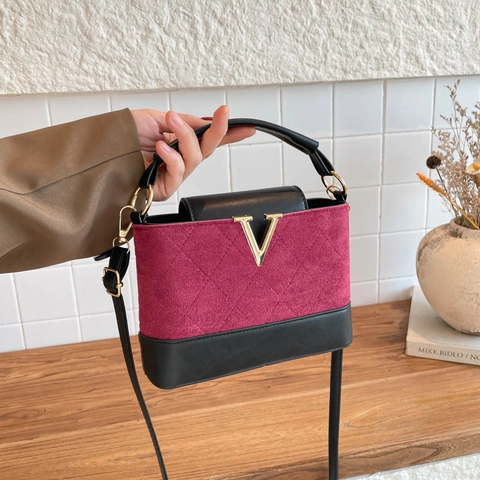 Women Fashion Quilted PU Patchwork Small Square Bag Chic V Metal Buckle Shoulder Crossbody Handbag Urban Casual Lady Purse