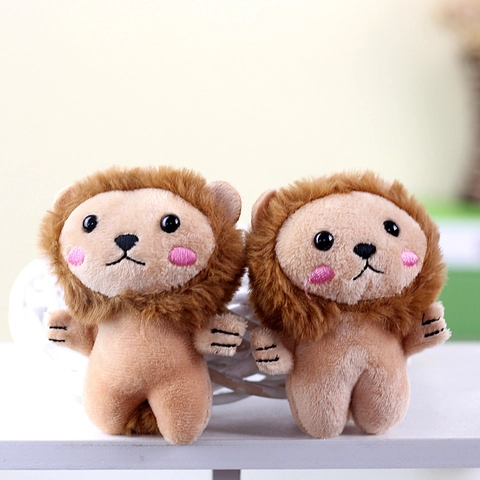 Simpatico Ciondolo in Peluche a Forma di Leone Portachiavi Con Espressione Timida Arrossita Mini Animale di Peluche Leone Marrone Morbido Peluche Portachiavi Borsa Regalo