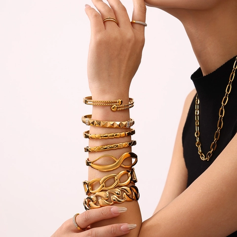 Fashion Stainless Steel Bangle High Polish Gold Plated Geometric Chain Link Infinity Quilted Style For Women