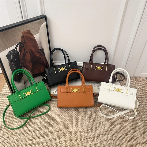 Women High-End PU Leather Handbag Fashion Simple Crossbody Square Bag With Golden Heart Buckle Versatile Commuting Shoulder Bag