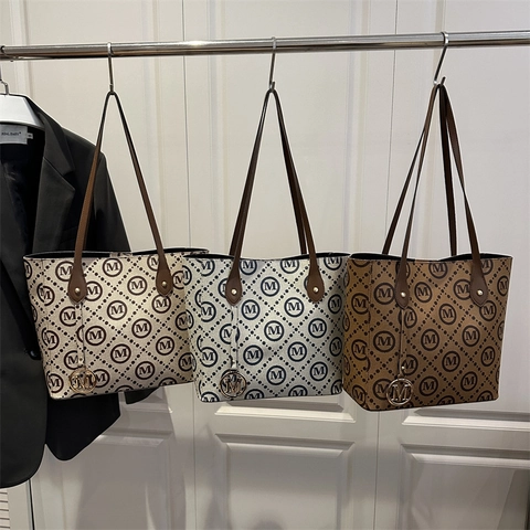 Fashion Monogram M Letter Print Tote Bag Large Capacity Women PU Leather Shoulder Bag With Metal Pendant Commute Handbag