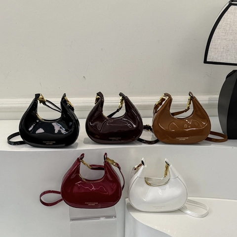 Bolso Hobo de Media Luna en PU Brillante para Mujer Bandoulière Retro Minimalista Herrajes Dorados Bolso de Mano de Color Sólido