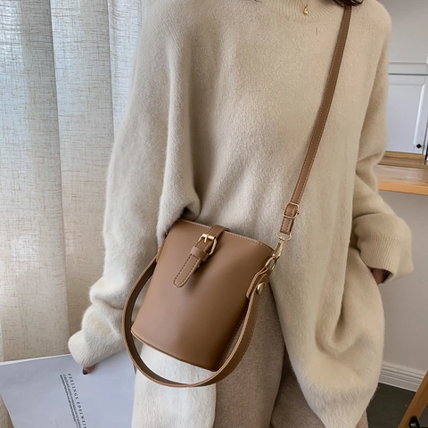 Retro Chic Women Bucket Bag PU Leather Solid Color Crossbody Shoulder Bag With Adjustable Strap And Gold Buckle Decor