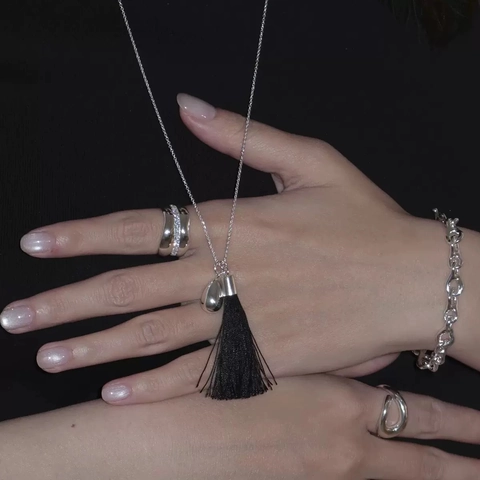 Französische Minimalistische Messing Quaste Anhänger Halskette Designer Vergoldet Elegante Fransen Pullover Kette Damen Schmuck