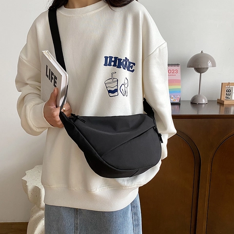 Women Casual Nylon Half Moon Crossbody Bag Minimalist Large Capacity Dumpling Shoulder Bag Adjustable Strap Solid Color Daily Satchel