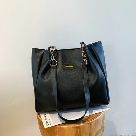 Borsa Tote Grande Da Donna In Pelle PU Con Tracolla A Catena Dorata Borsa A Mano Trendy Con Etichetta Moda