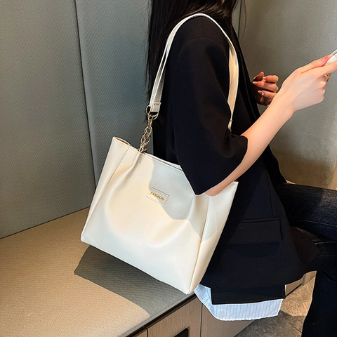 Borsa Tote Grande Da Donna In Pelle PU Con Tracolla A Catena Dorata Borsa A Mano Trendy Con Etichetta Moda