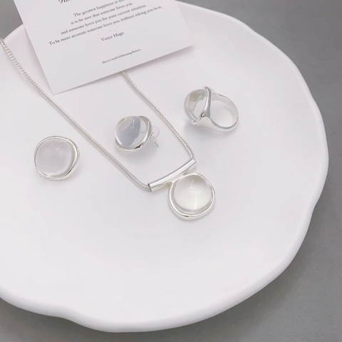 Minimalistische Witte Kristallen Geometrische Koperen Sieraden Ketting Ring En Oorbellen Met 925 Sterling Zilveren Oorsteker