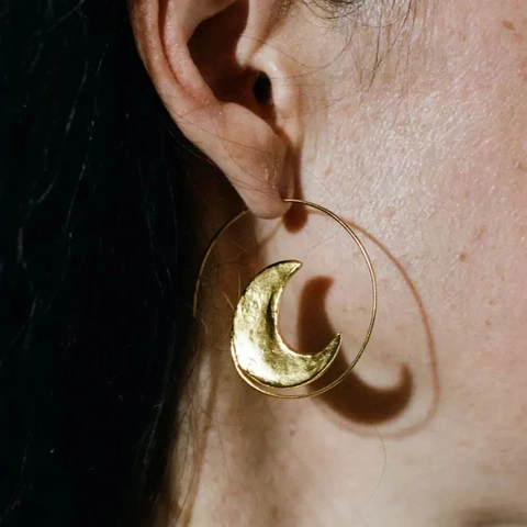 Pendientes de Aro Asimétricos Sol y Luna de Latón Chapado en Oro de 18K Vintage Con Textura Martillada Joyería Estética para Mujer
