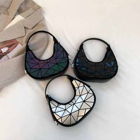 Sac Hobo Croissant Patchwork Géométrique Cuir PU Métallique Holographique Sac Bandoulière Sous Aisselle Pour Femmes