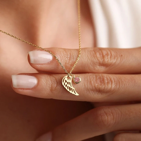 Collar de Acero Inoxidable Dorado con Alas de Ángel y Piedra de Nacimiento Zirconia para Mujer Colgante de Ala Hueca Regalo
