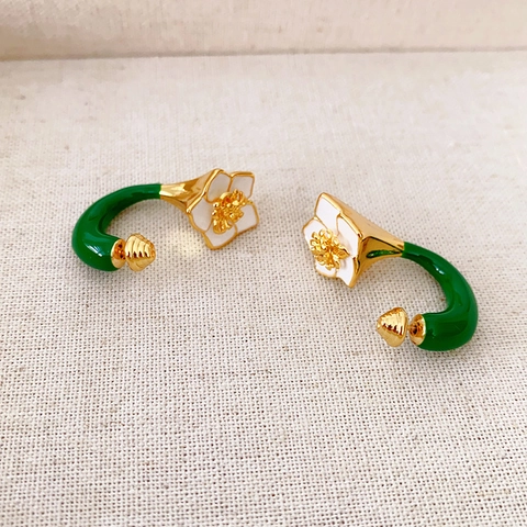 Orecchini Camelia Smalto A Forma Di C Con Perno In Argento Sterling 925 Ottone Placcato Oro 18K Gioielli Per Donna