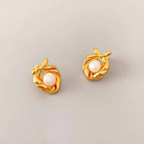 Boucles D'oreilles Nœud Papillon Rétro Français Cuivre Plaqué Or 18K Künstliche Perle D'eau Douce Tige En Argent Sterling 925