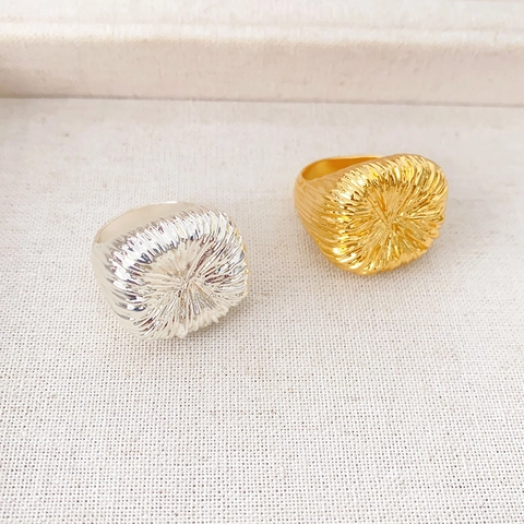 Bague en Cuivre Plaqué Or 18K Vintage pour Femme Texture Rayonnante Minimaliste Large Bande Chunky Bijoux de Doigt