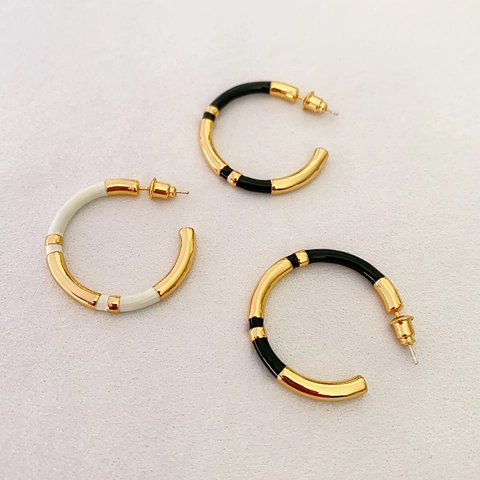 Boucles D'oreilles Créoles En Émail En Forme De C En Laiton Segmenté Plqué Or 18K Bijoux Géométriques Avec Tige En Argent 925