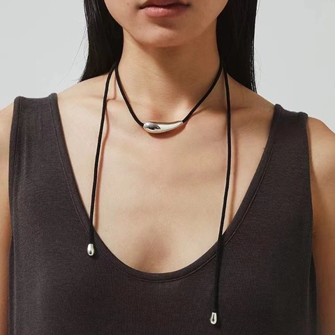 Collana Con Ciondolo A Goccia D'acqua Minimalista In Rame Placcato Argento Catena Per Maglione Regolabile In Corda Nera