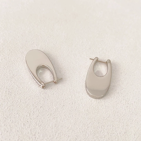 Orecchini A Cerchio A Forma Di U Minimalisti Rame Placcato Oro 18K Geometrico Lucido Moderno Elegante Per Donna