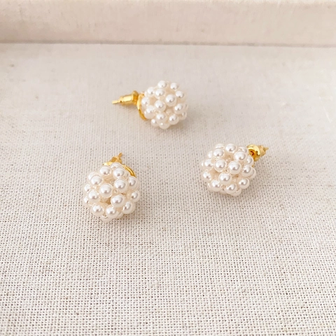 Pendientes De Botón Con Bola De Perla Artificial Tejida Hueca Con Poste De Plata De Ley 925 Latón Chapado En Oro Elegante