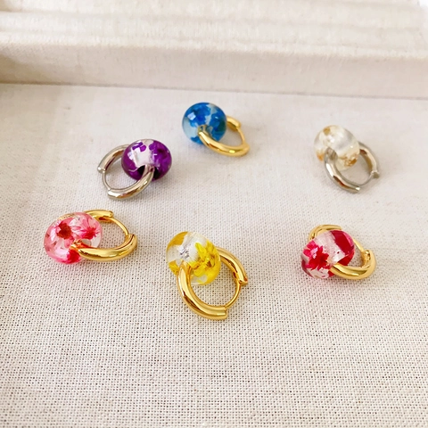Fashion Handmade Dried Flower Resin Hoop Earrings For Women Copper Electroplated Botanical Floral Dangle Earrings Daily Jewelry Gift