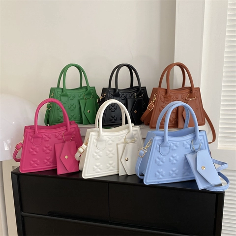 Trendy Handtas Met Klaverreliëf Voor Dames PU-Leer Trapezium Schoudertas Crossbody Tas Met Mini Pouch