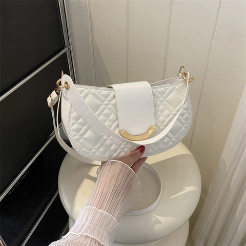 Dames Doorgestikte Halfronde Schoudertas PU Leer Ruitpatroon Crossbodytas Met Gouden Metalen Gesp Mode Okseltas