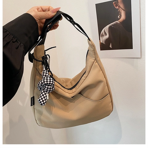 Borsa a Tracolla Casual da Donna in Tessuto Oxford Con Pendaglio a Scacchiera Minimalista Mezzaluna Borsa per Pendolarismo
