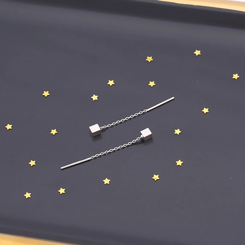Boucles D'oreilles Traversantes Cube Géométrique Minimaliste Acier Titane Chaîne Longue Gland Pour Femmes Bijoux